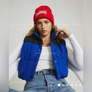 H&M Divided blue and black cropped puffer vest